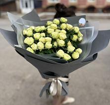 Букет Белые кустовые розы Солинеро в Вязноватовке
