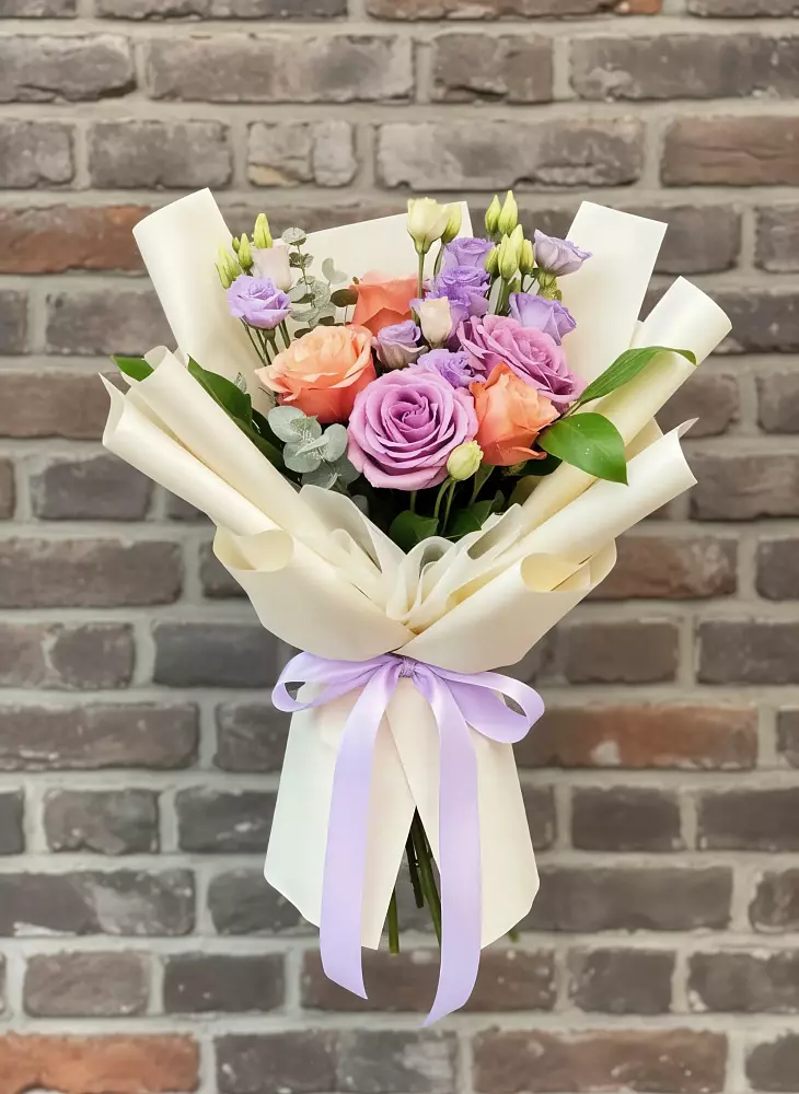 Букет цветов из: Лизиантусы и Розы в Вязноватовке