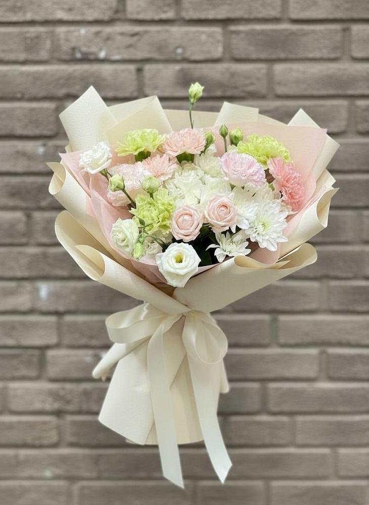 Букет цветов из: Гвоздики, Розы, Лизиантусы и Хризантемы в Вязноватовке