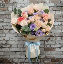 Букет цветов из:  Розы, Лизиантусы и Гвоздики в Вязноватовке